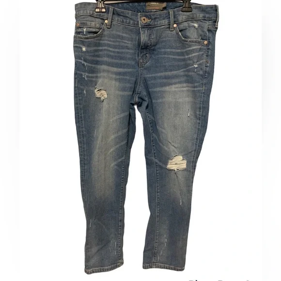 Torrid Boyfriend Straight Vintage Stretch Ripped Jeans Size 12 Short - Picture 2 of 3